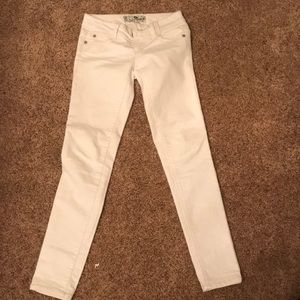 White skinny jeans